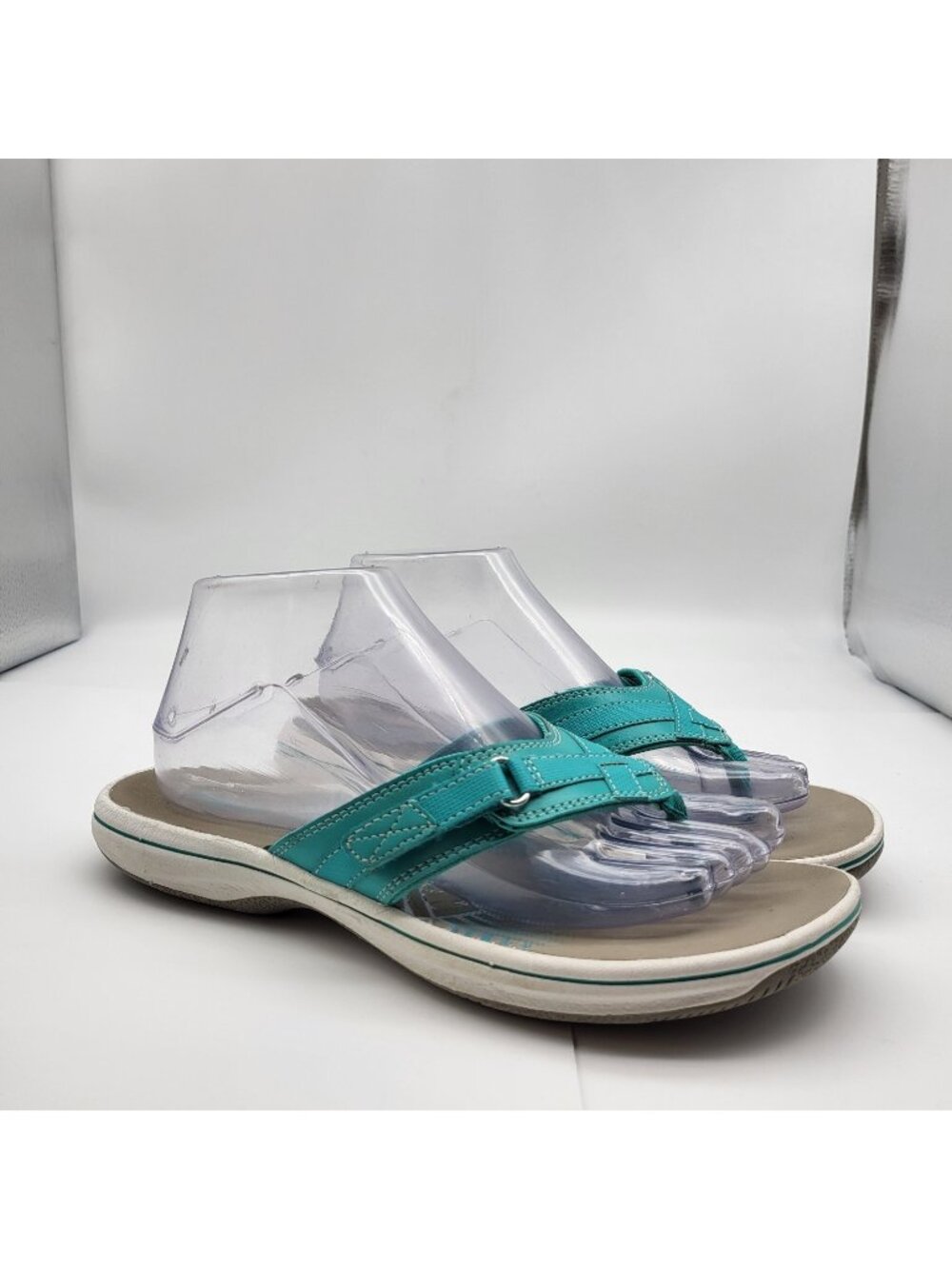 Clarks Collection Teal flip flop sandals sz 8 Beachy resort preppy Festival